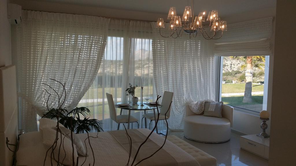 Reveli Estate Villa Kalathas Kamer foto